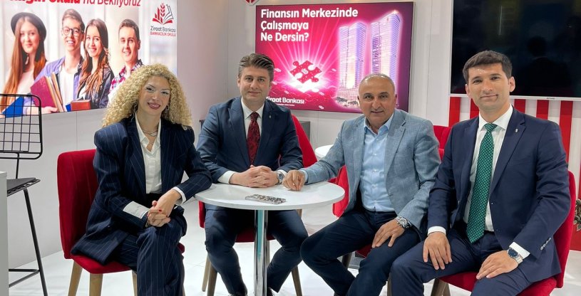 PEKTAŞ, İPEKYOLU KARİYER FUARINDA ZİRAAT BANKASI STANDINI ZİYARET ETTİ